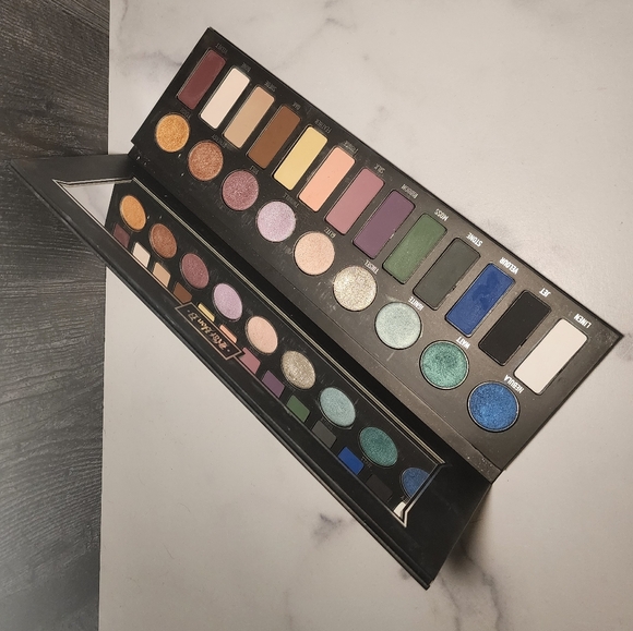 Kat Von D Metal Matte Metal Eyeshadow Palette/ Metallic & Matte Authentic New - Picture 5 of 8